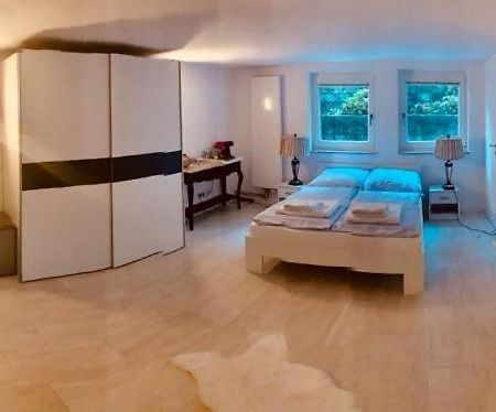 Souterrain Zimmer Mit Separatem Eingang Und Bad Dusseldorf Luaran gambar