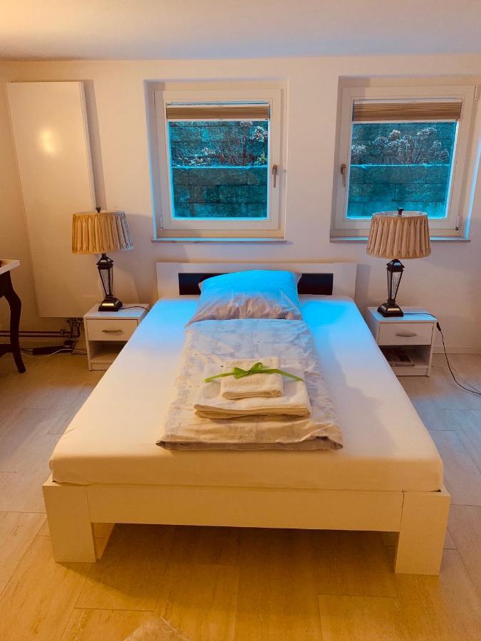 Souterrain Zimmer Mit Separatem Eingang Und Bad Dusseldorf Luaran gambar