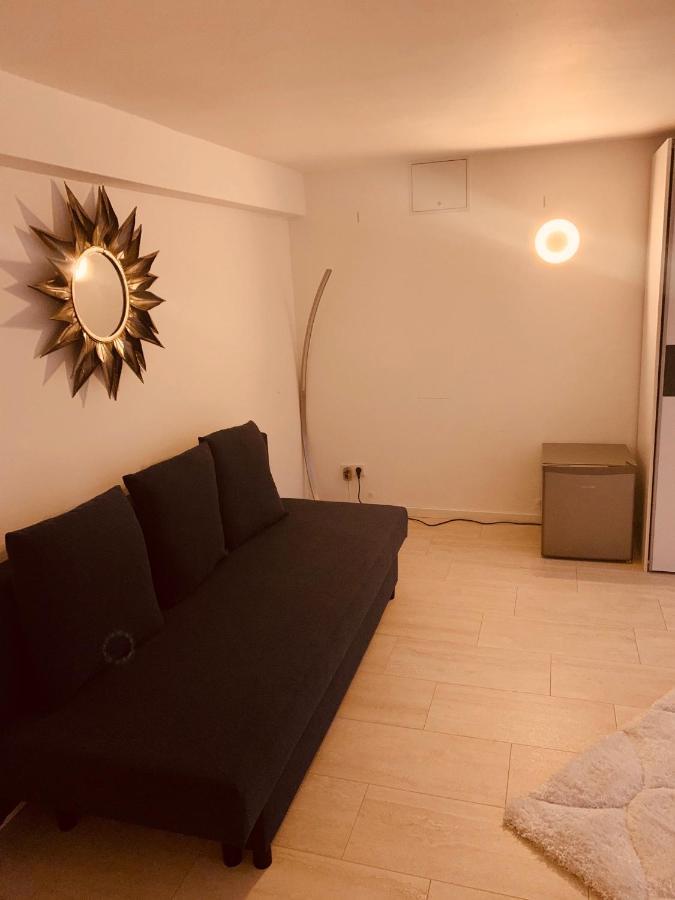 Souterrain Zimmer Mit Separatem Eingang Und Bad Dusseldorf Luaran gambar