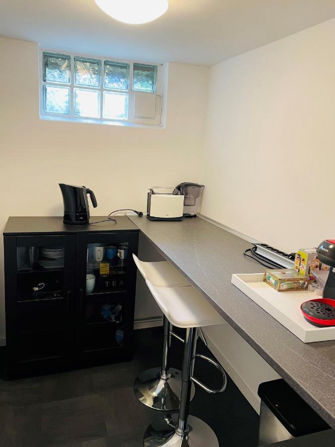 Souterrain Zimmer Mit Separatem Eingang Und Bad Dusseldorf Luaran gambar